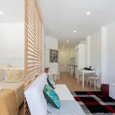 Host Wise - Modern Bright Porto