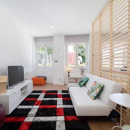 Host Wise - Modern Bright Apartment