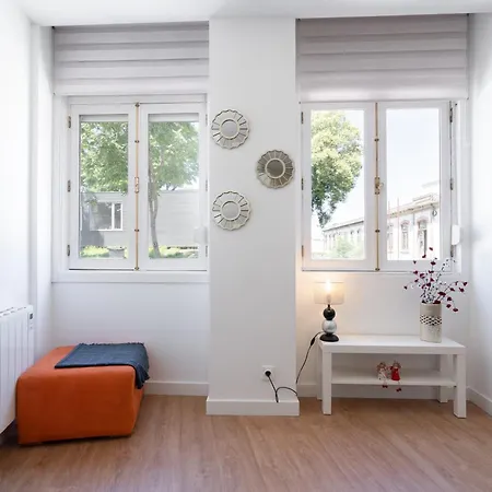 Host Wise - Modern Bright Apartment Porto