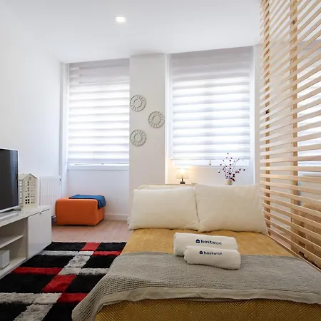 Apartment Host Wise - Modern Bright Porto